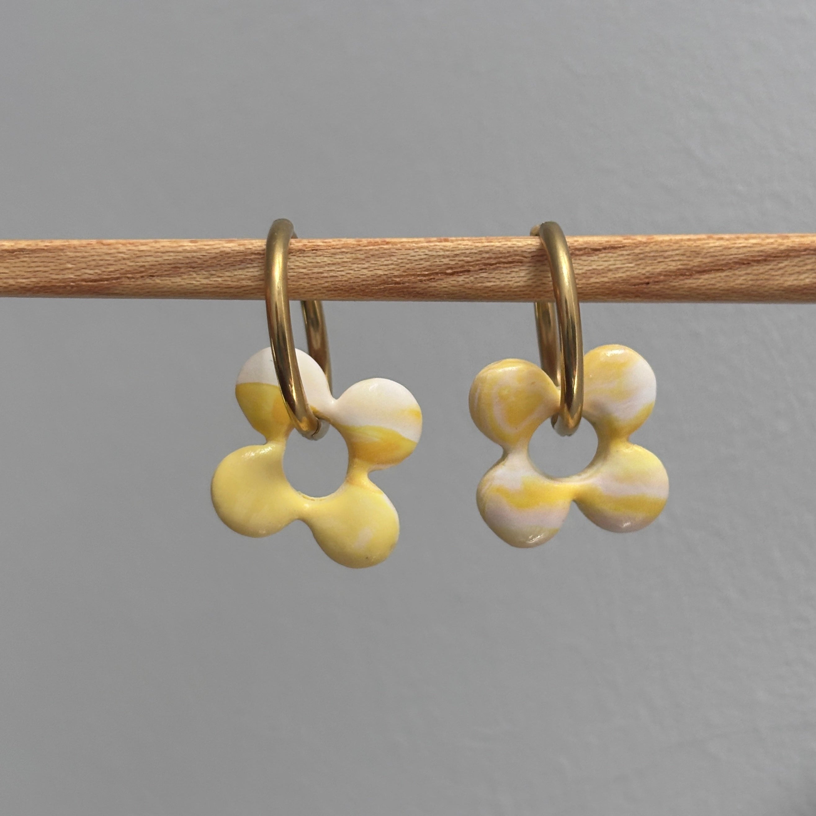 ISLA CHARM - MIX YELLOW & WHITE