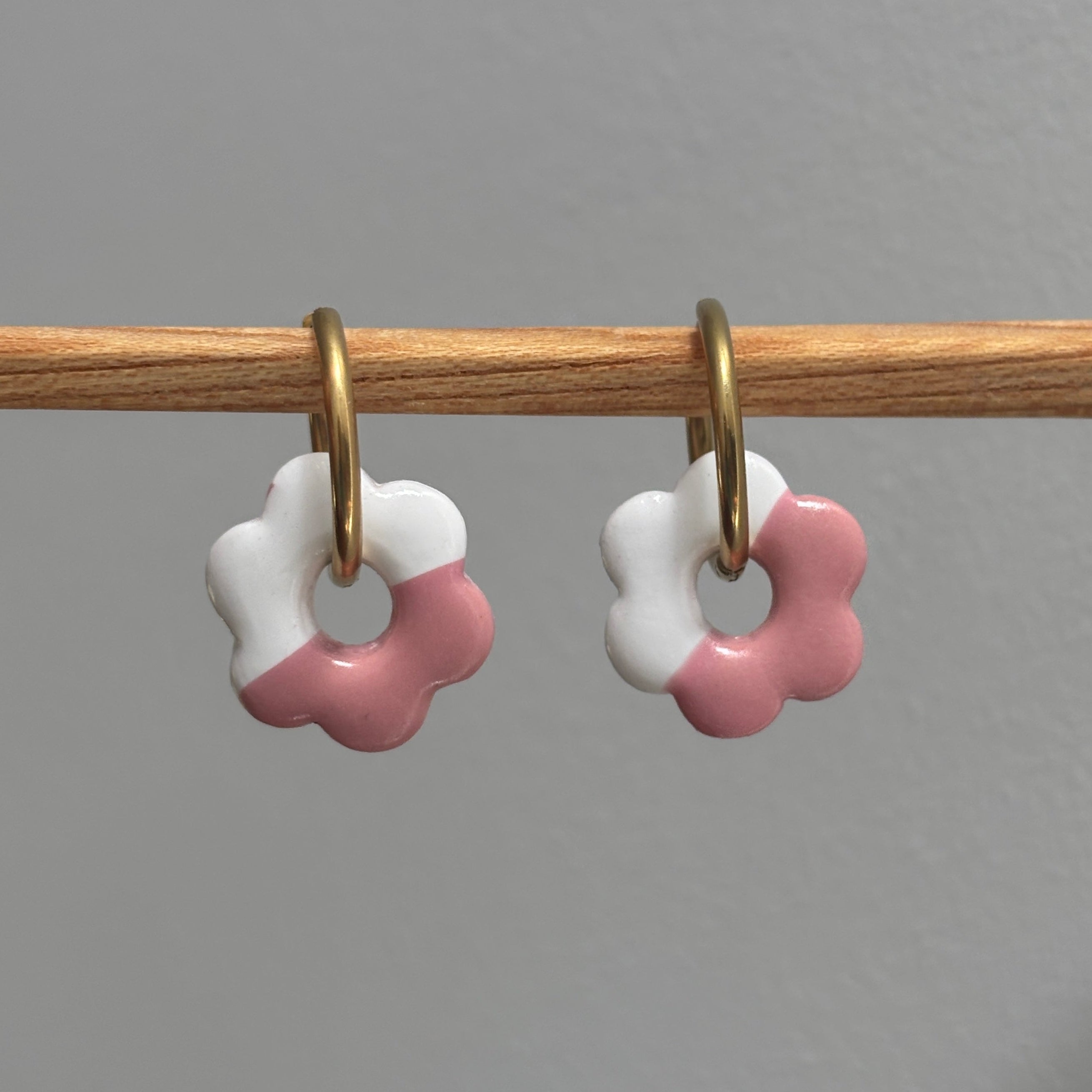 LUNA CHARM - WHITE & PINK