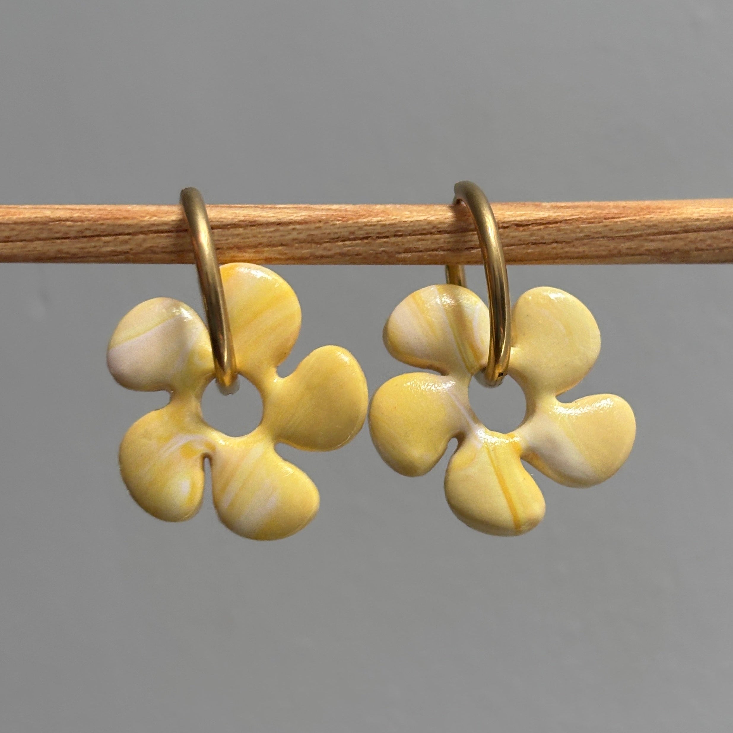 SOLEA CHARM - MIX WHITE & YELLOW