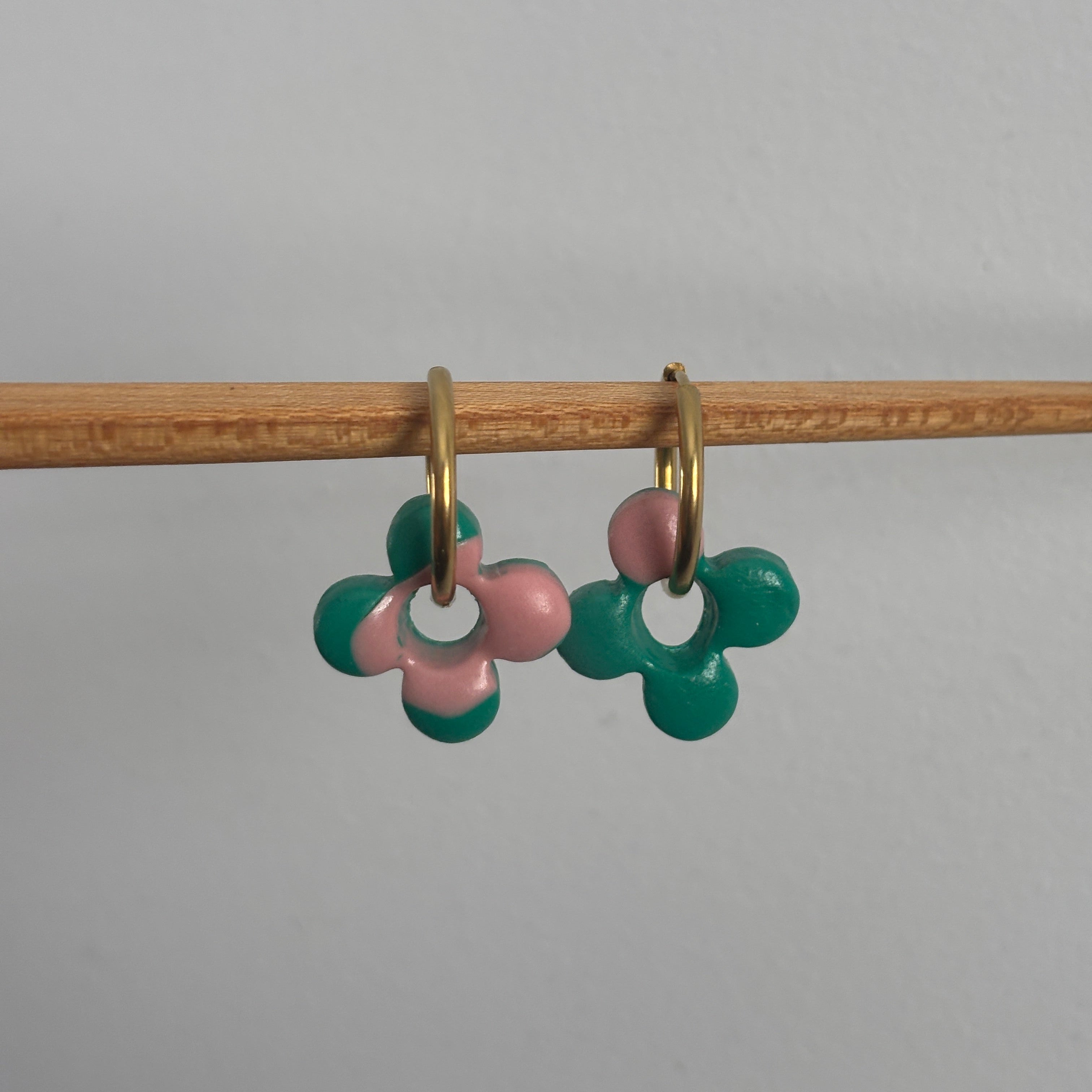 ISLA CHARM - GREEN & PINK