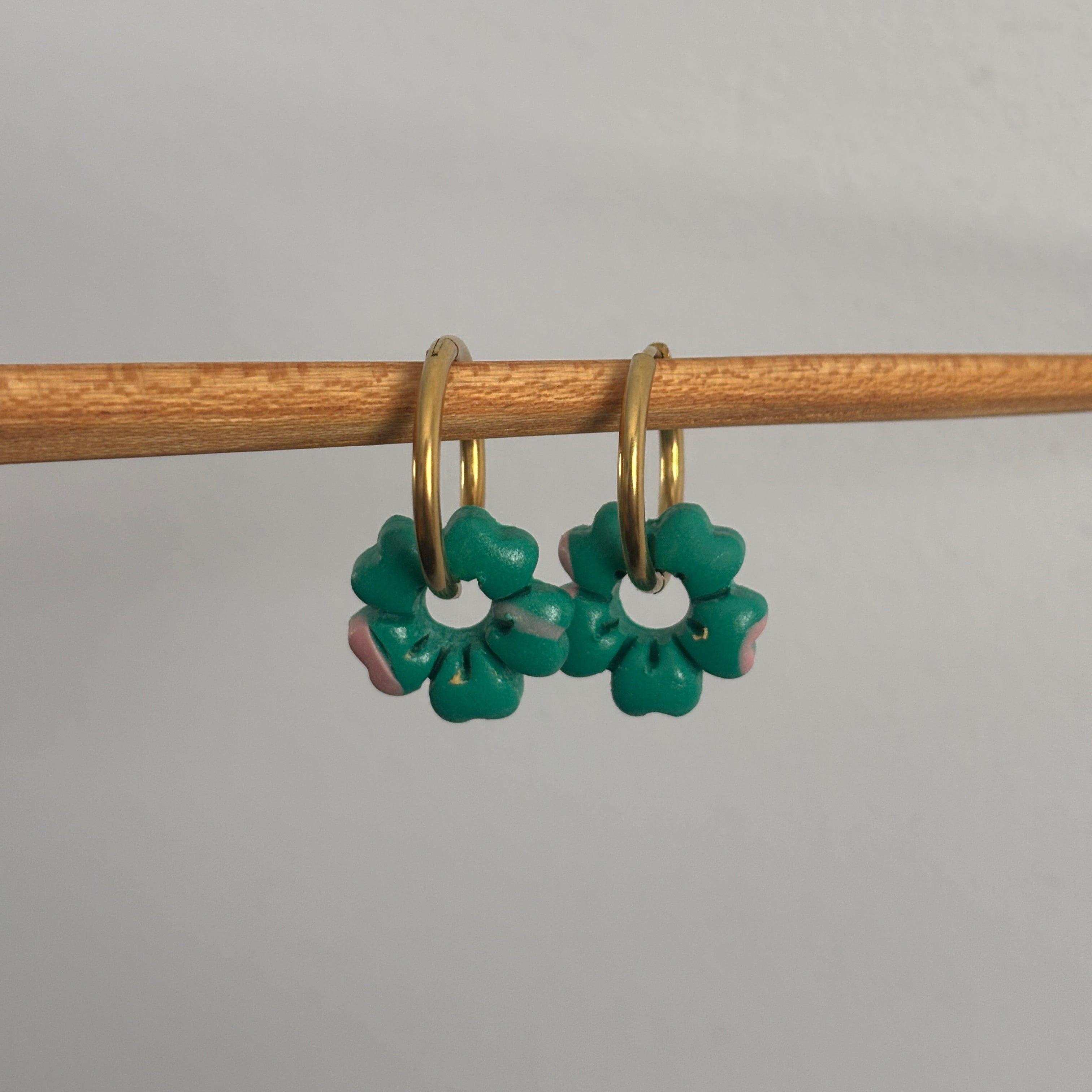 IVY CHARM - GREEN & PINK