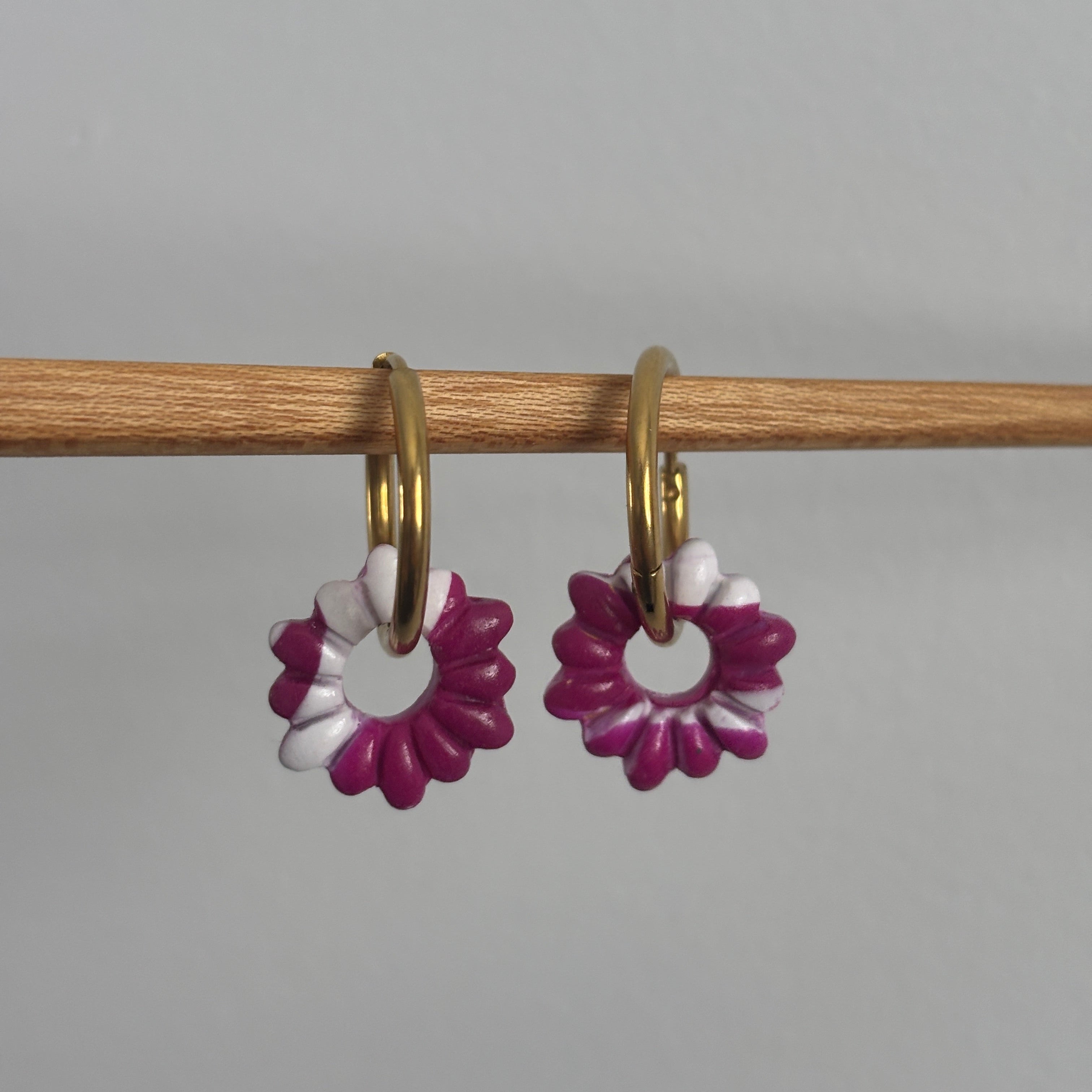 ONA CHARM - PURPLE & WHITE